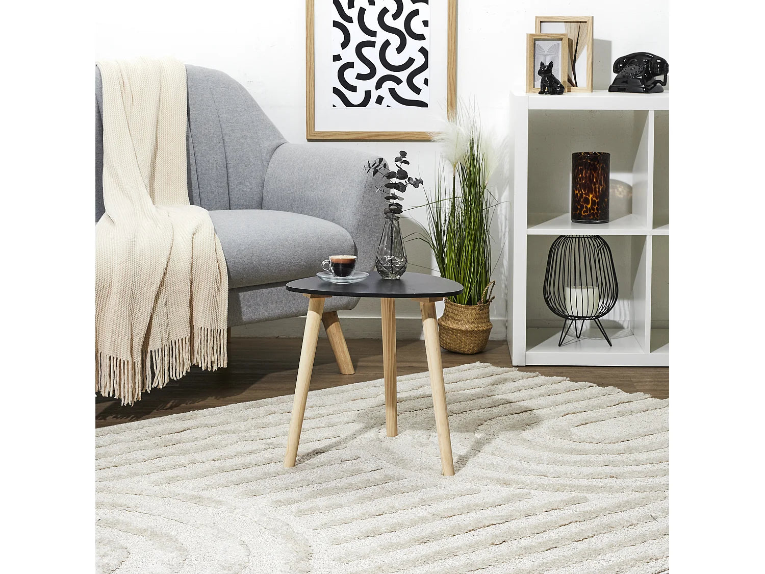 Bout de canapé carré noir mat pieds bois – SHELBY