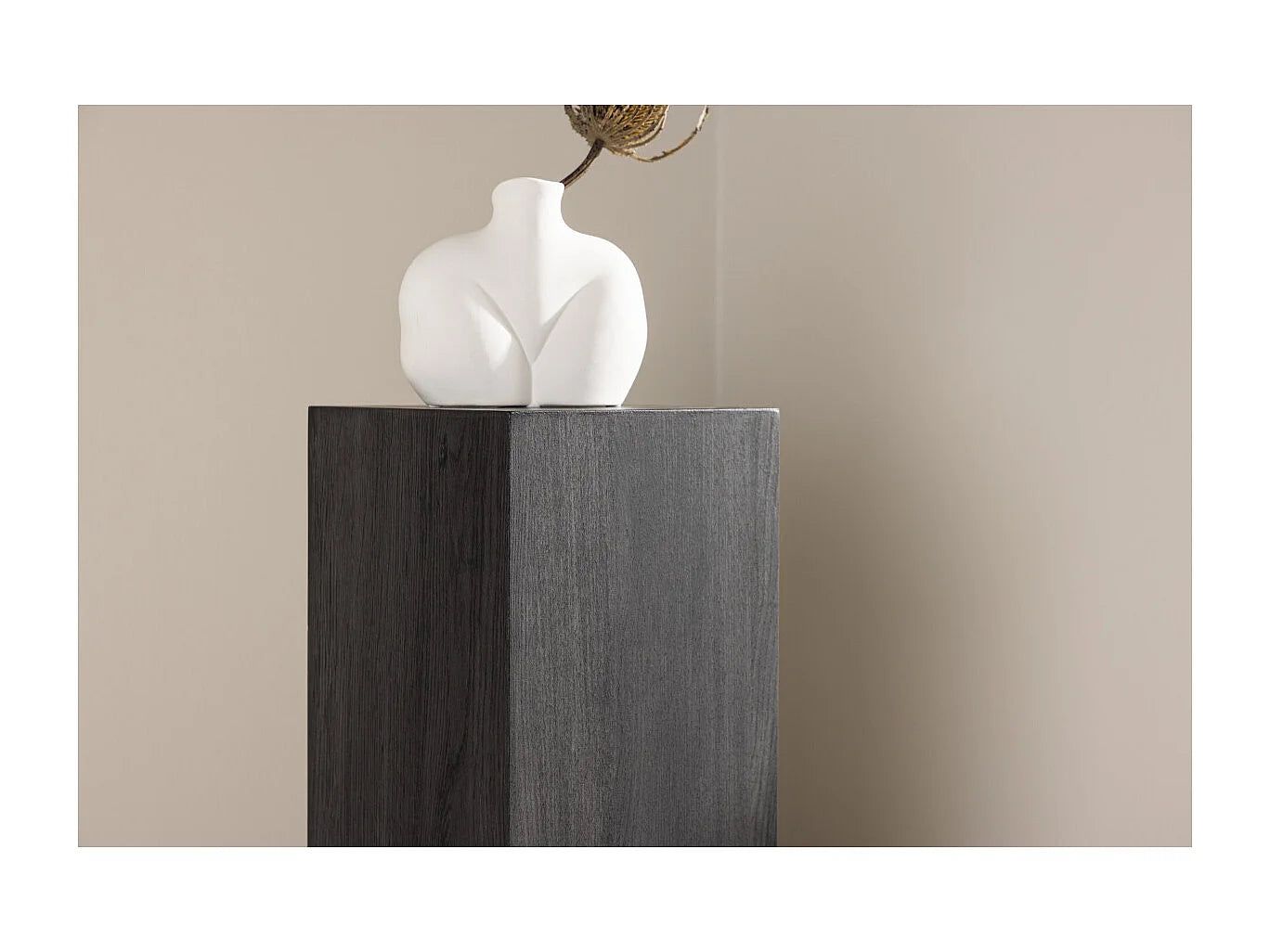 Bout de canapé colonne carré en MDF noir – OBELI