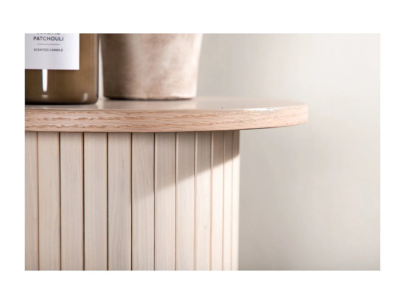 Bout de canapé rond nervuré beige naturel – BIANCHA
