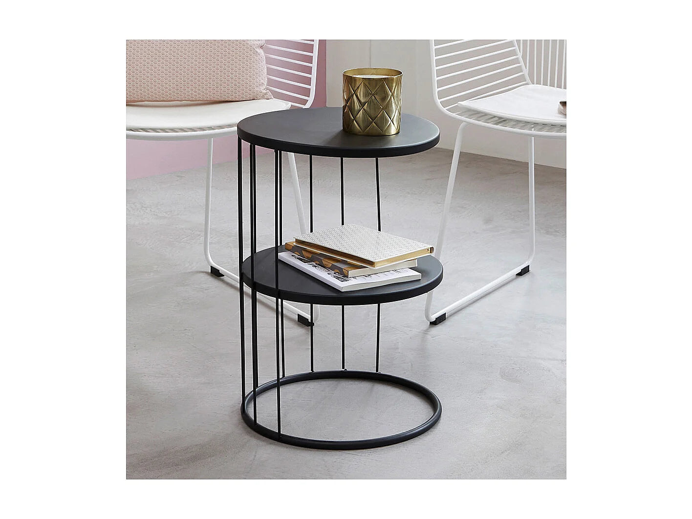 Bout de canapé design en métal noir – KORVO