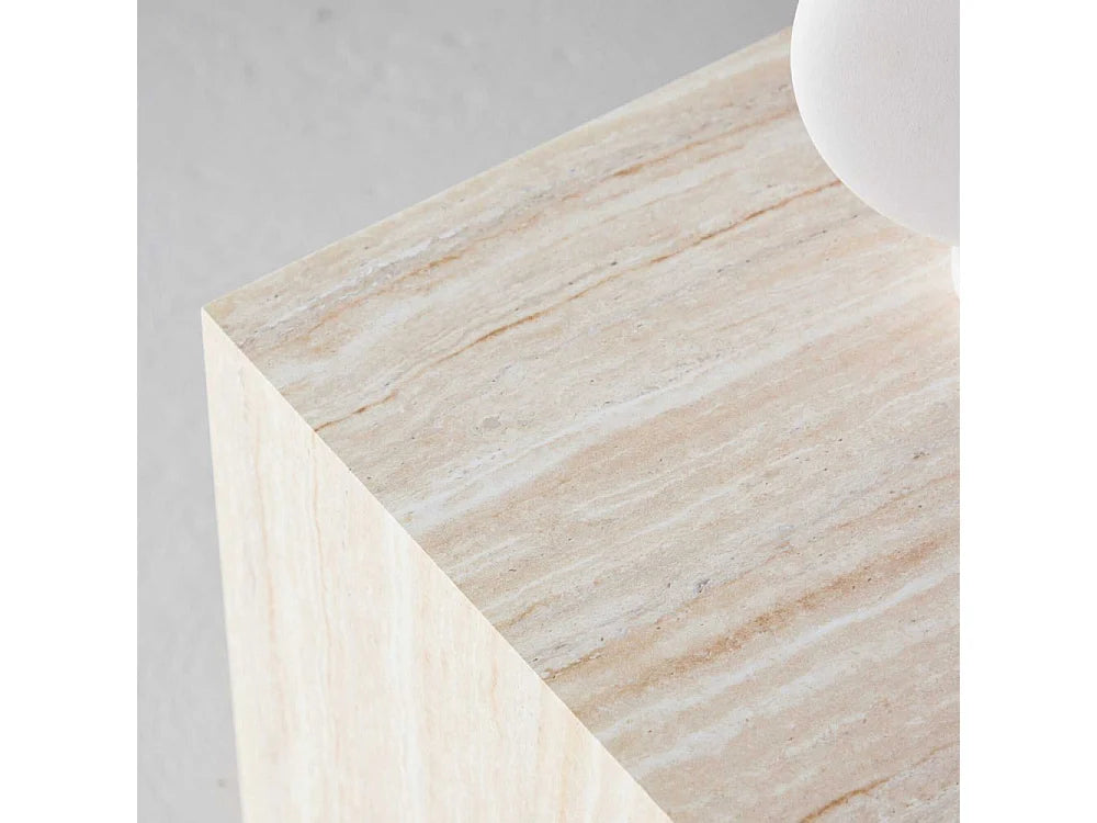 Bout de canapé carré effet travertin beige – TRAVO