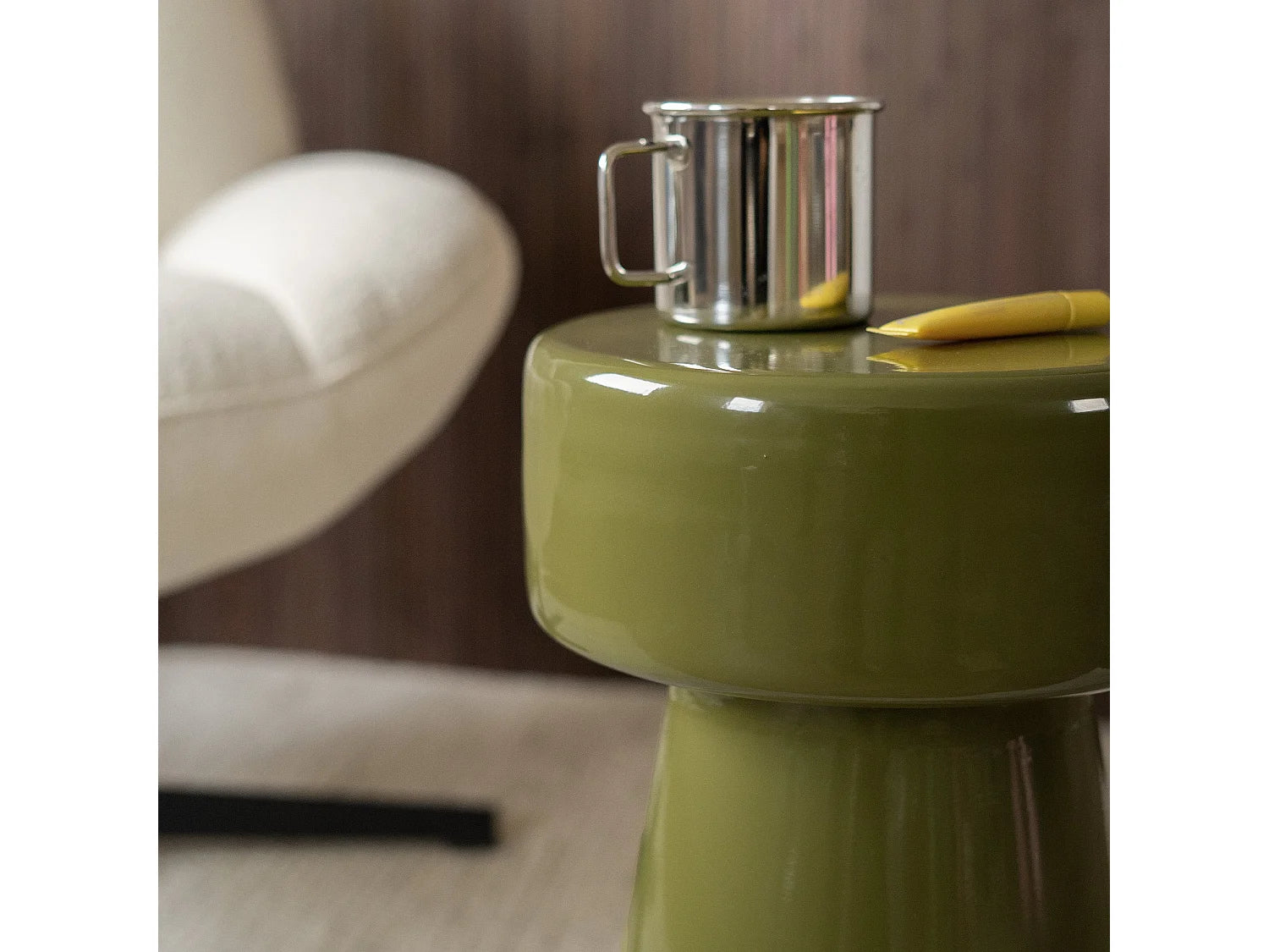 Bout de canapé rond métal vert kaki – OLIVANTE