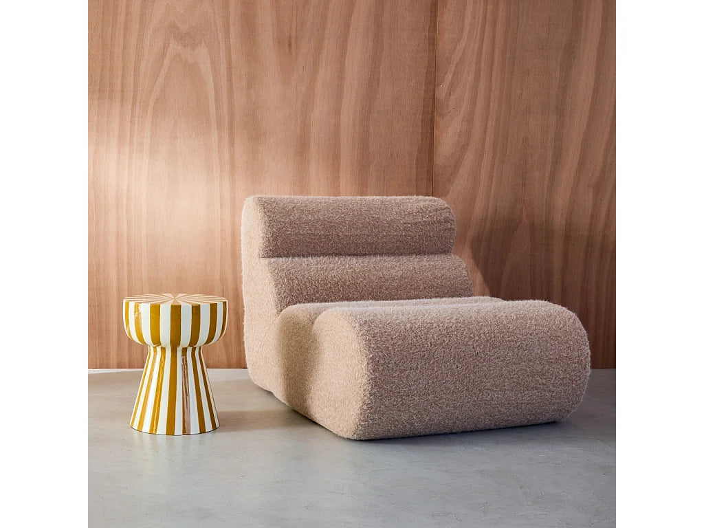Bout de canapé rond en acier rayé ocre et blanc – ZORKA