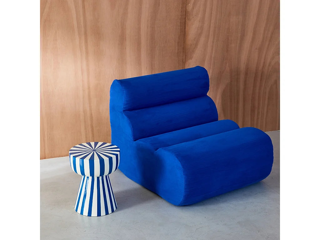 Bout de canapé rond en acier rayé bleu et blanc – ZIGGY