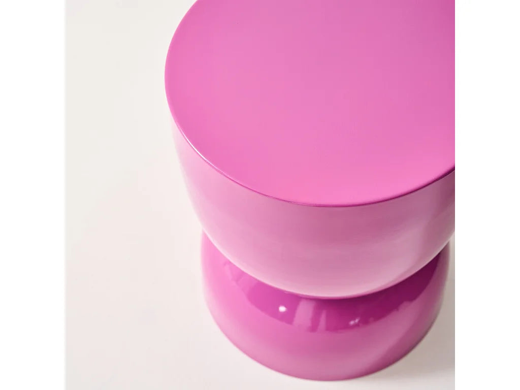 Bout de canapé en métal effet glossy rose – MALVA