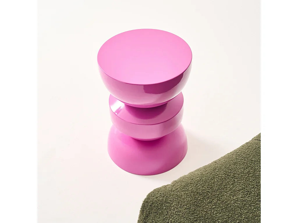 Bout de canapé rond en métal rose effet glossy – DRAGEE