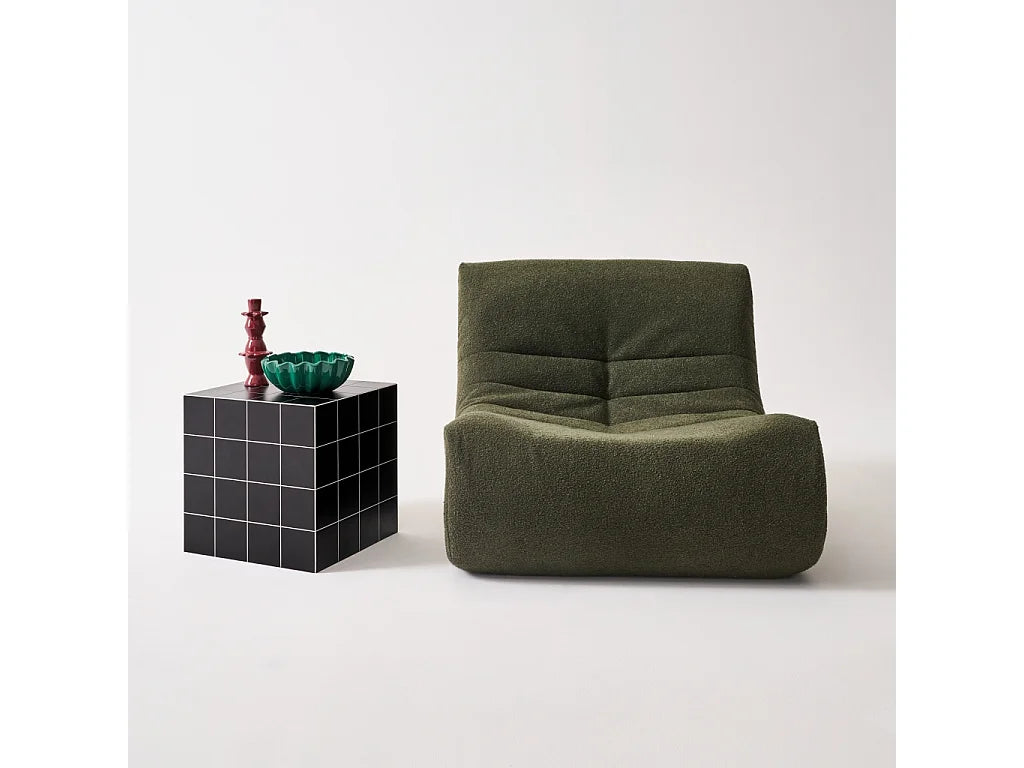 Bout de canapé cube noir imitation carreaux ciment – TERRAZ