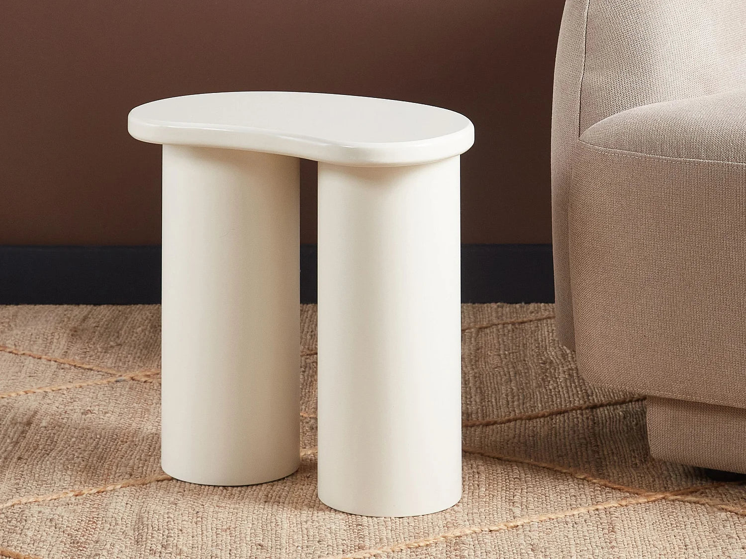 Bout de canapé organique blanc scandinave – ONDIA