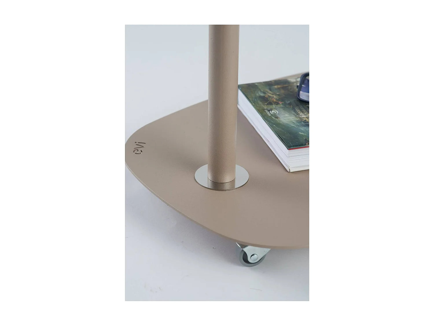 Bout de canapé à roulettes scandinave beige – EVISO