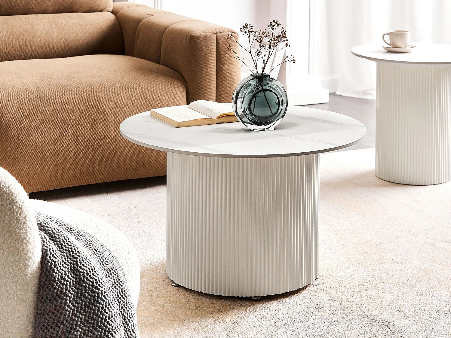 Bout de canapé rond céramique beige clair – LEONESS