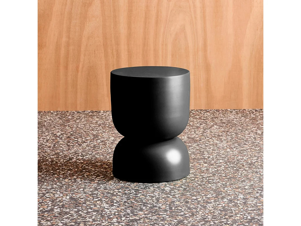 Bout de canapé rond en métal noir minimaliste – ONYX
