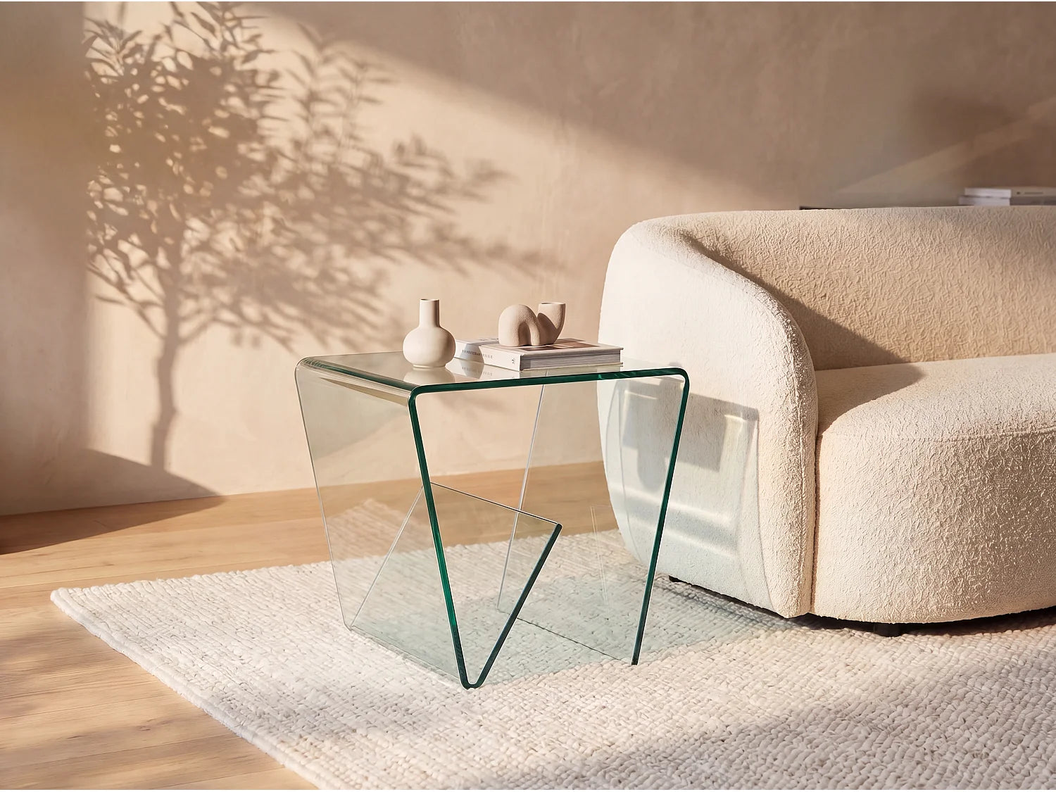 Bout de canapé en verre trempé courbé transparent – ONDINE