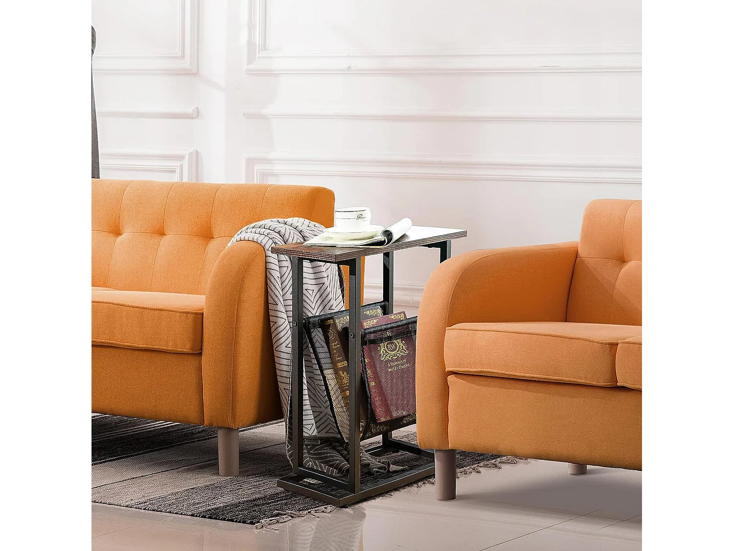 Bout de canapé industriel inox avec porte-revues – FERROCK