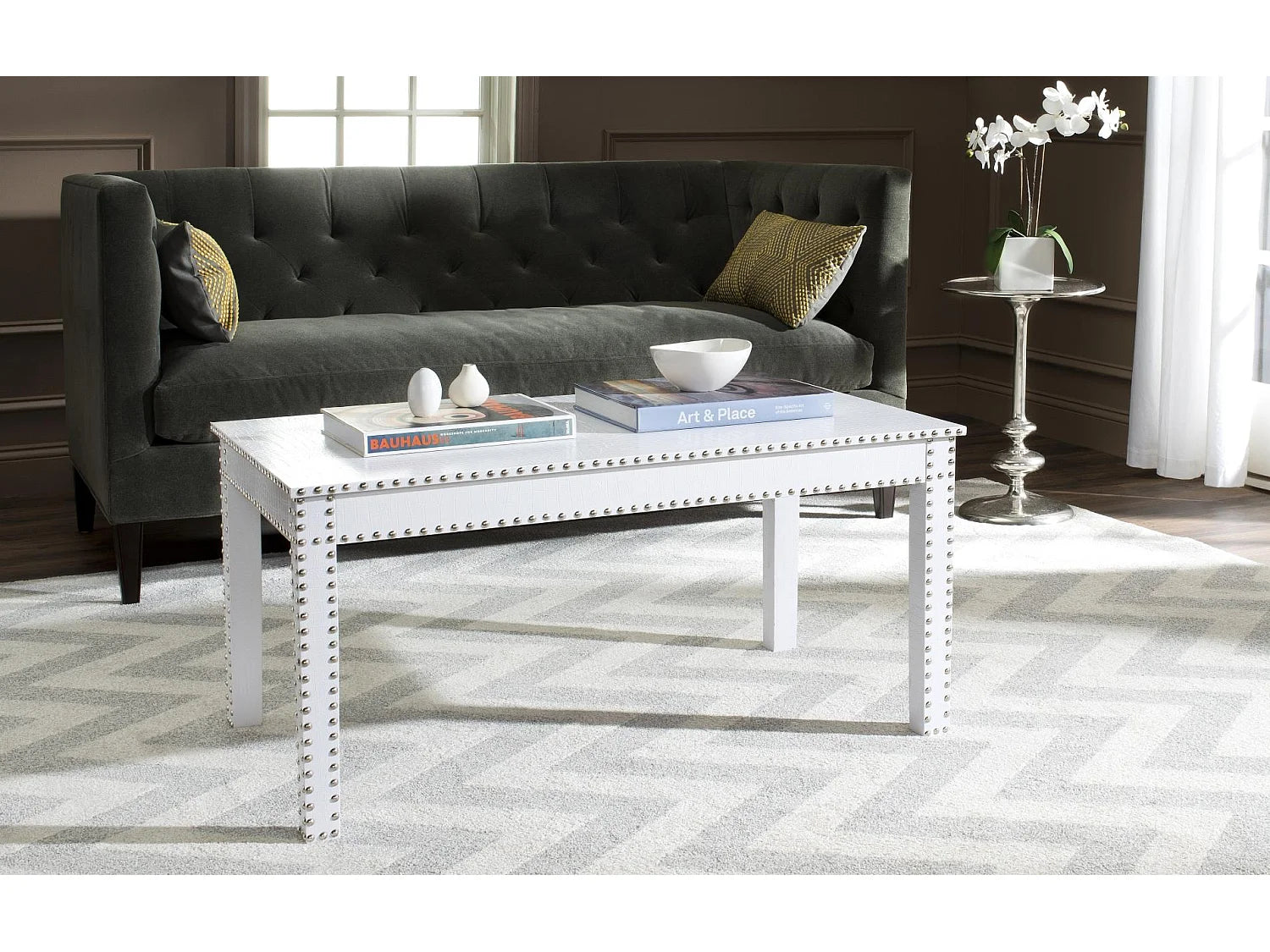 Bout de canapé blanc effet croco façon cuir – MAÏLO