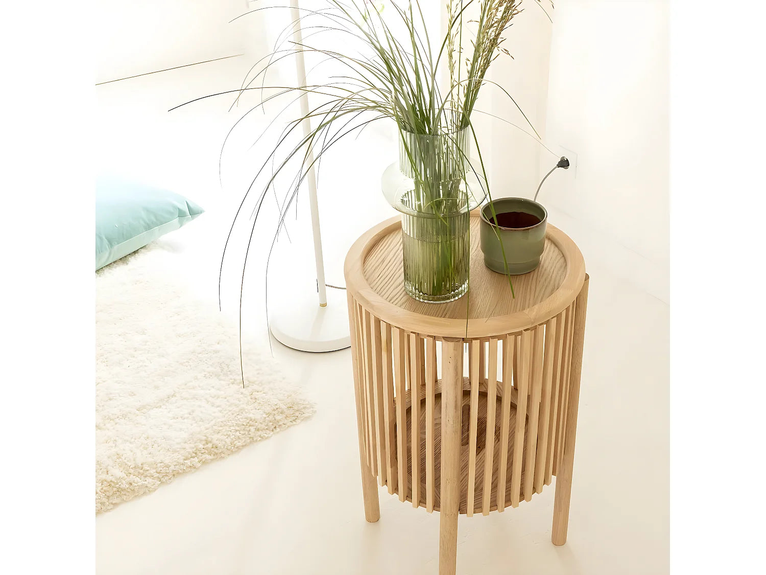 Bout de canapé rond en bois de pin naturel – SOLVA