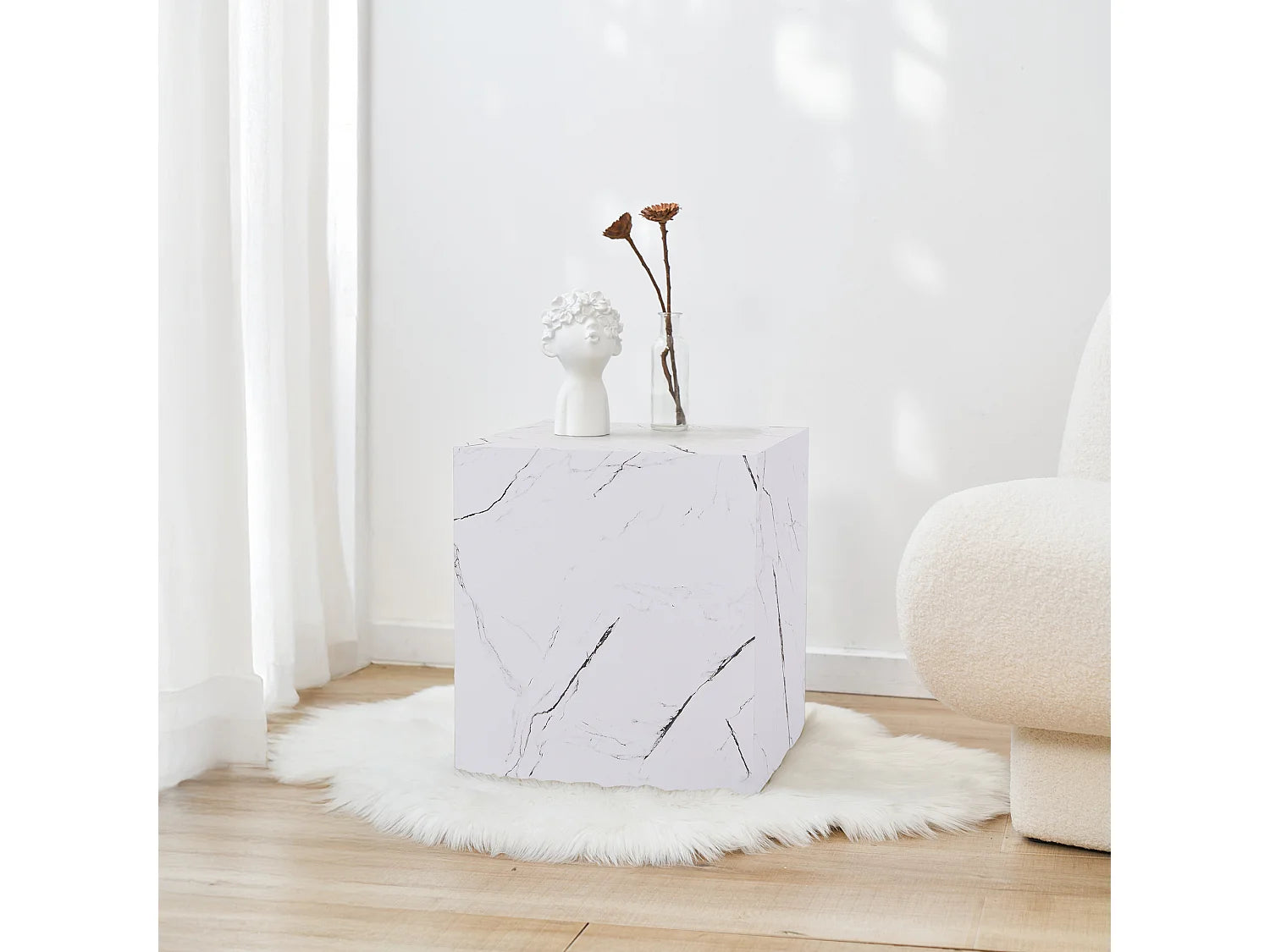 Bout de canapé carré aspect marbre blanc – LATTEA