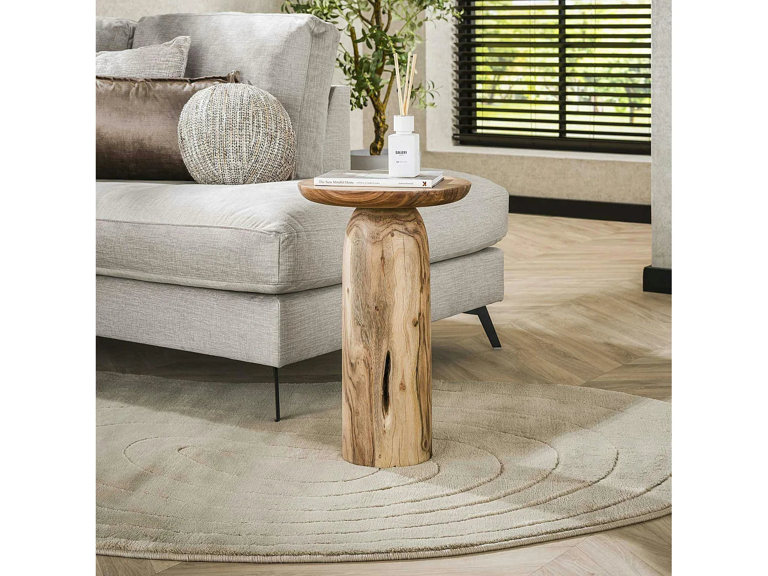 Bout de canapé bois plateau sculpté beige – TOTEM