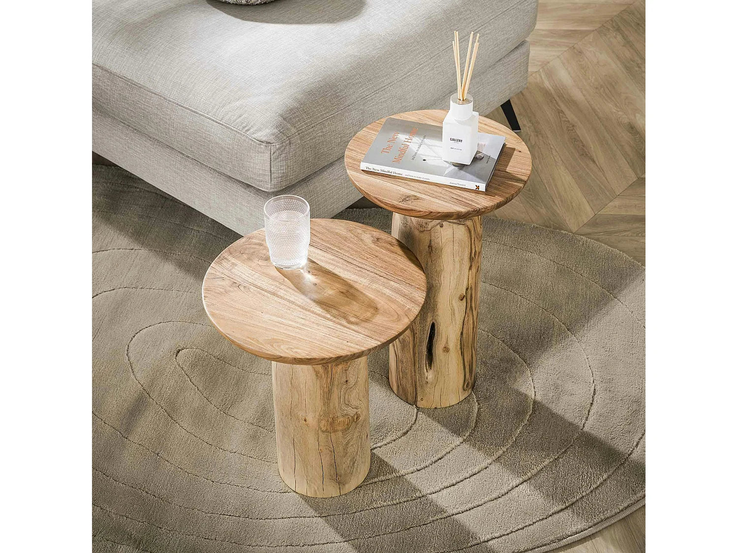 Bout de canapé bois plateau sculpté beige – TOTEM