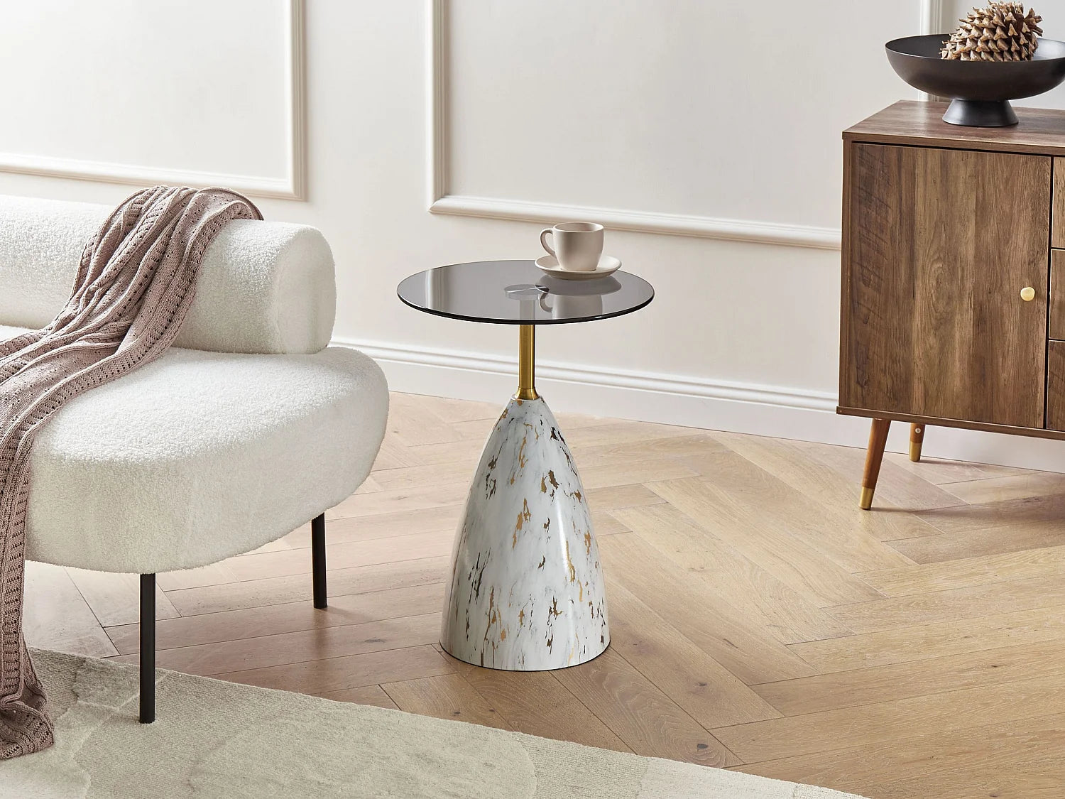 Bout de canapé rond verre et pied effet marbre blanc – WABBY