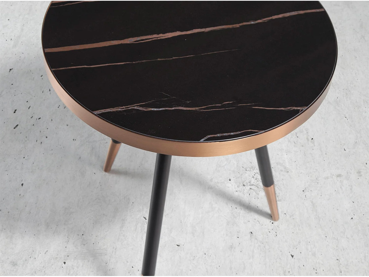 Bout de canapé rond en marbre noir et acier – CERDA