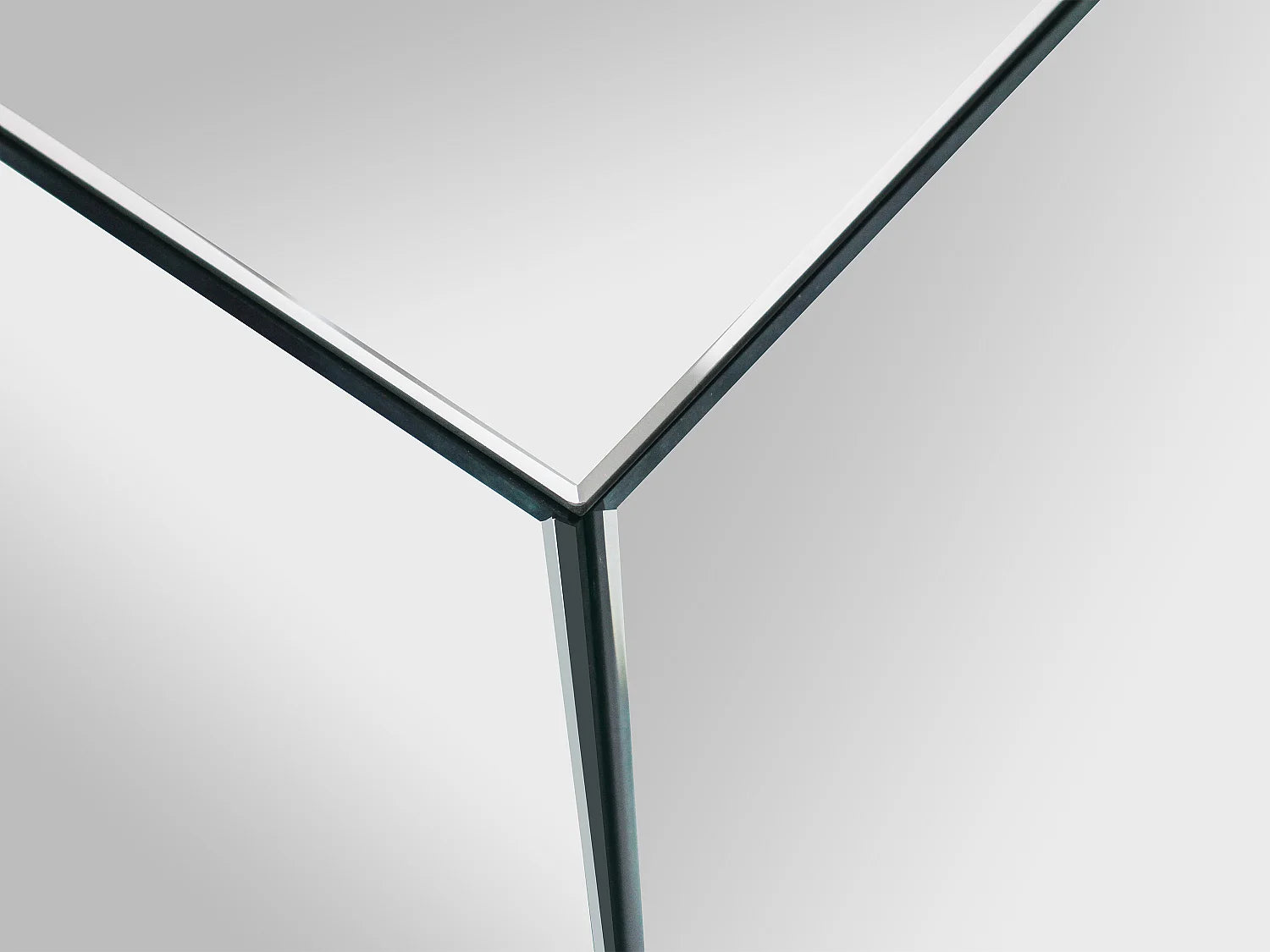 Bout de canapé rectangulaire en miroir argenté – LUMÉA