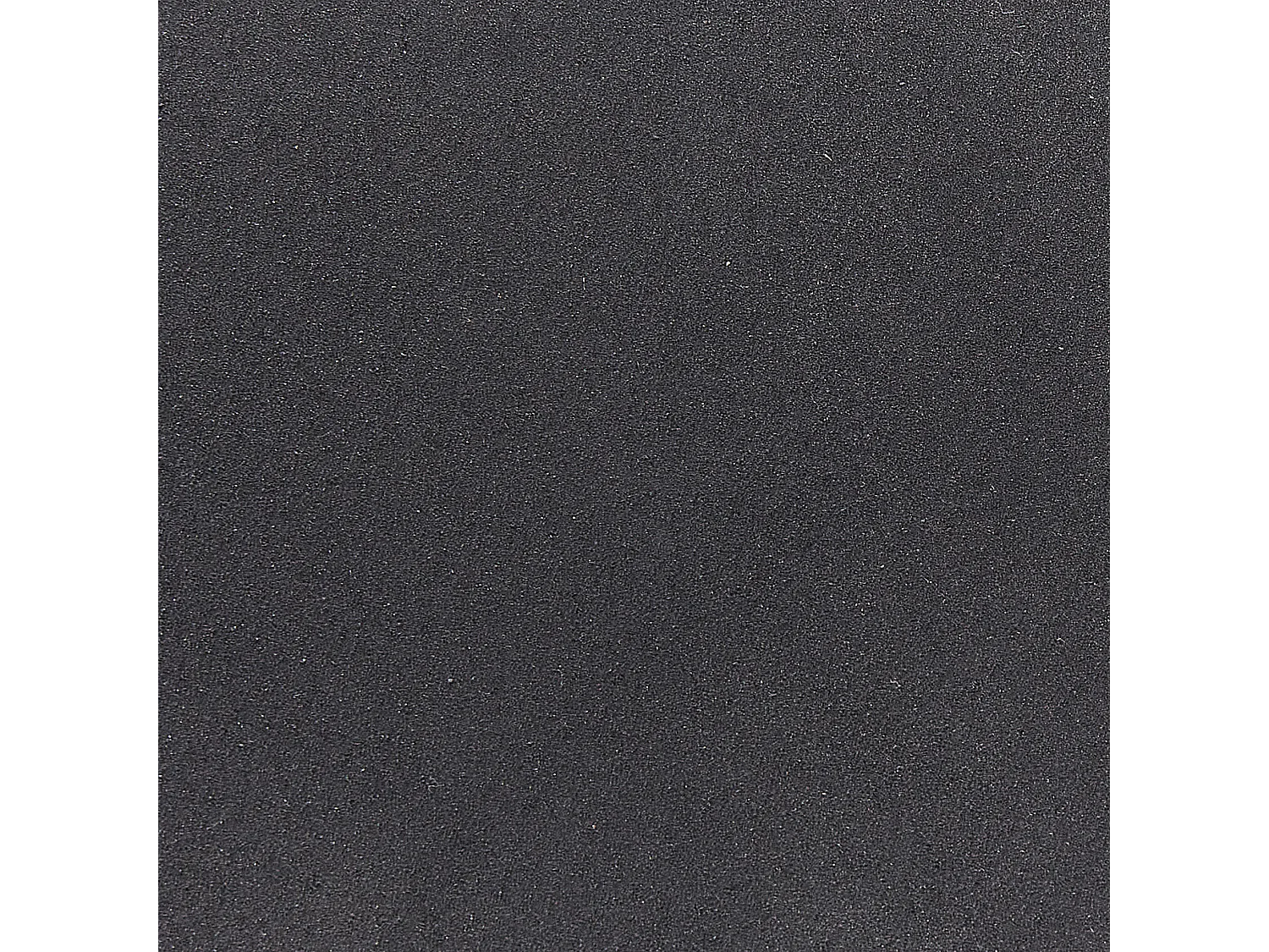 Bout de canapé rond en métal noir mat – TARO