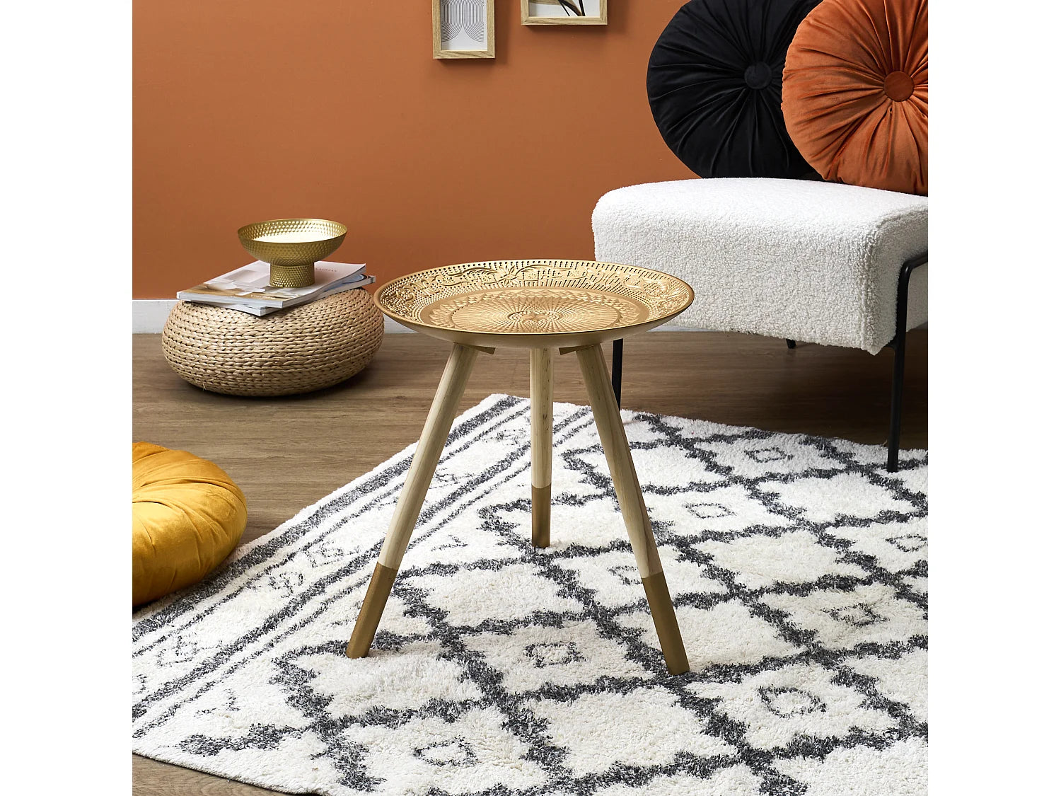 Bout de canapé rond en bois doré chic – MIRELLA