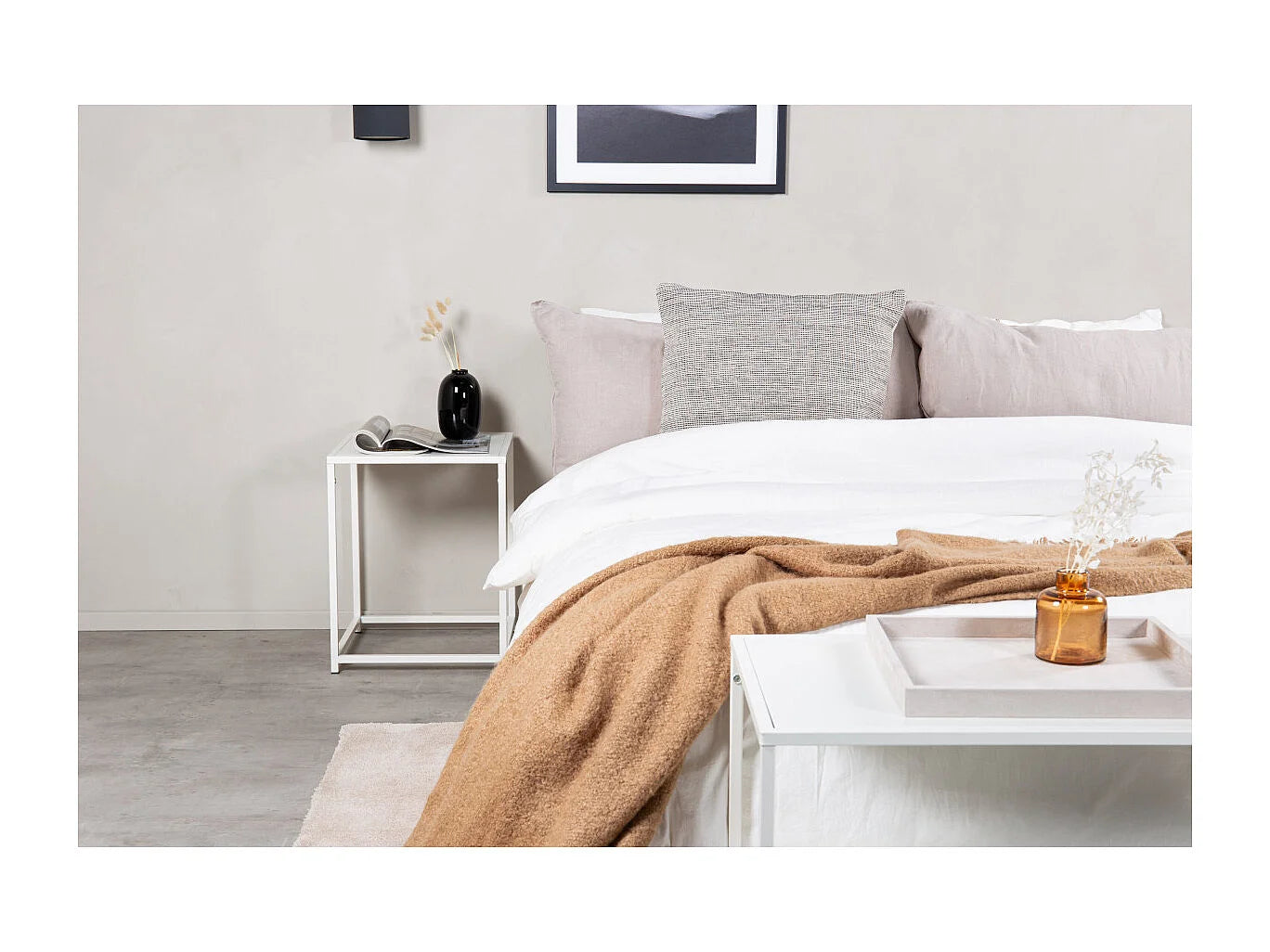 Bout de canapé carré en métal blanc – STELLA