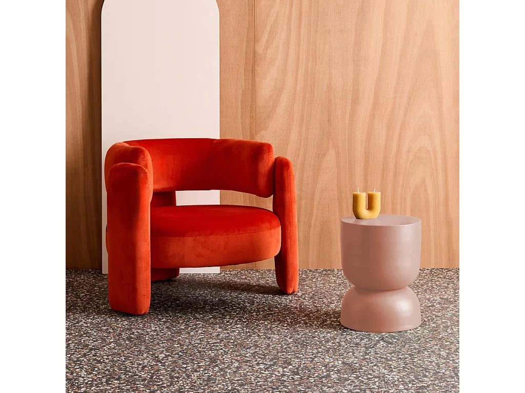 Bout de canapé rond en métal rose minimaliste – GALET