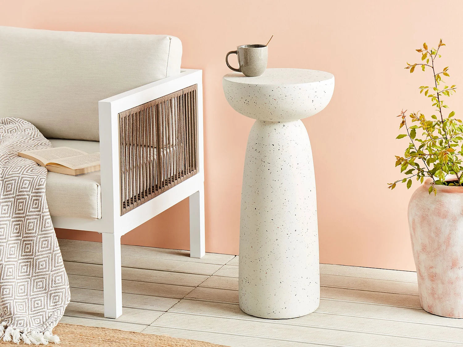 Bout de canapé haut effet terrazzo blanc cassé – CADENA