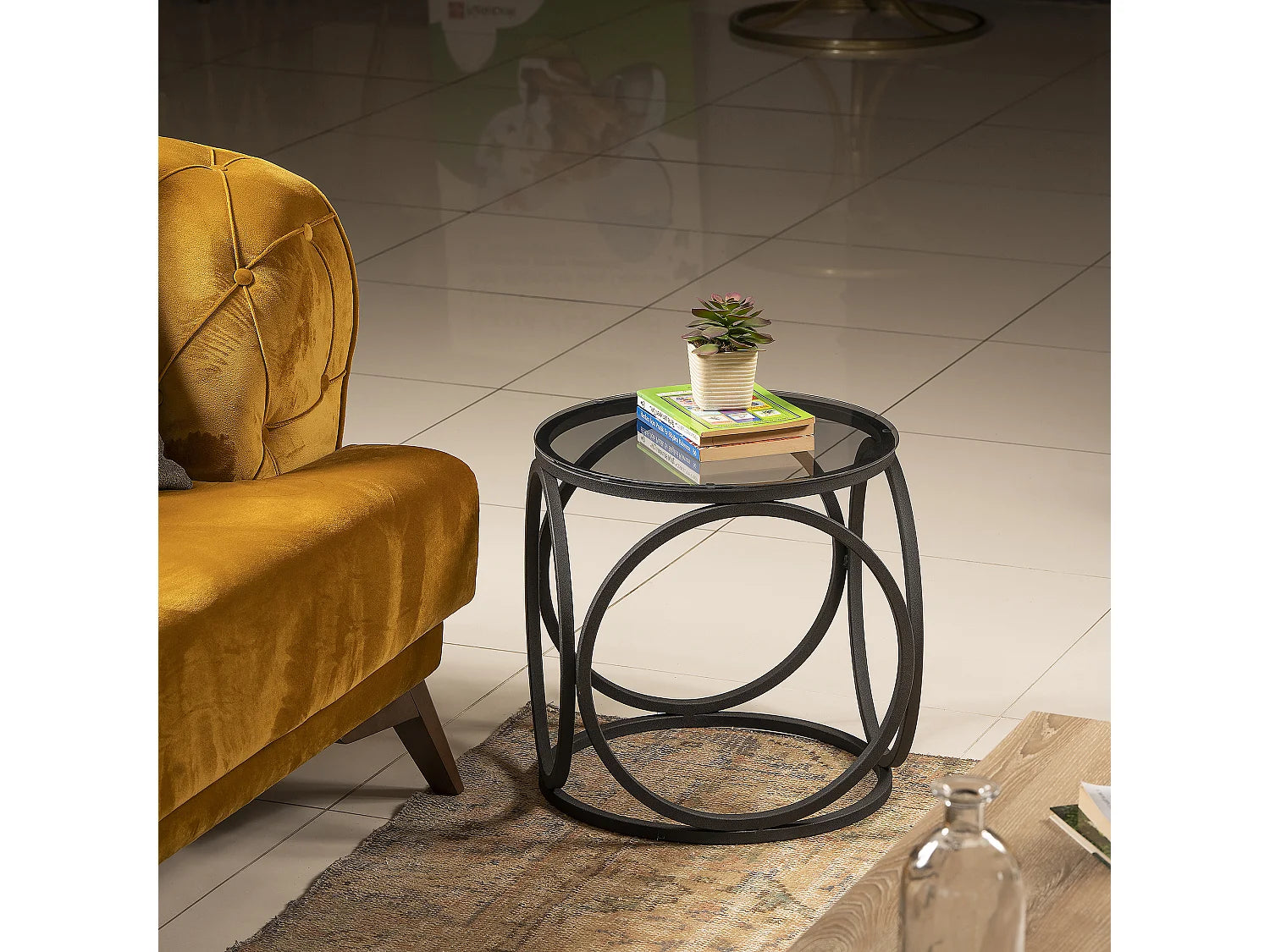 Bout de canapé carré en verre et métal noir – ONYX