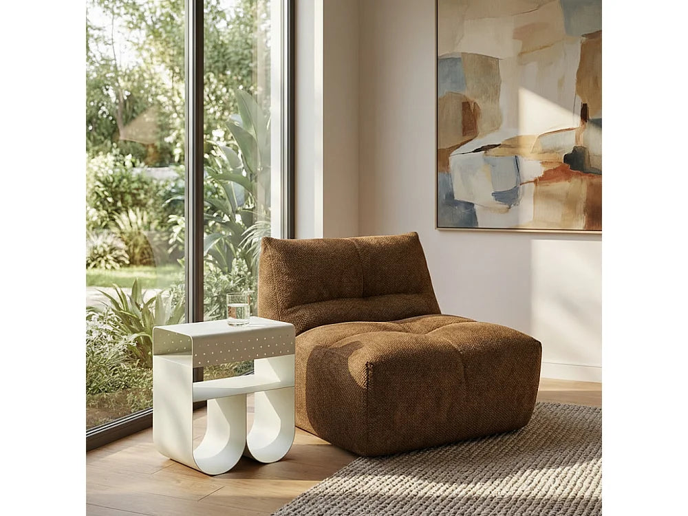 Bout de canapé en métal beige avec niche – CURVA