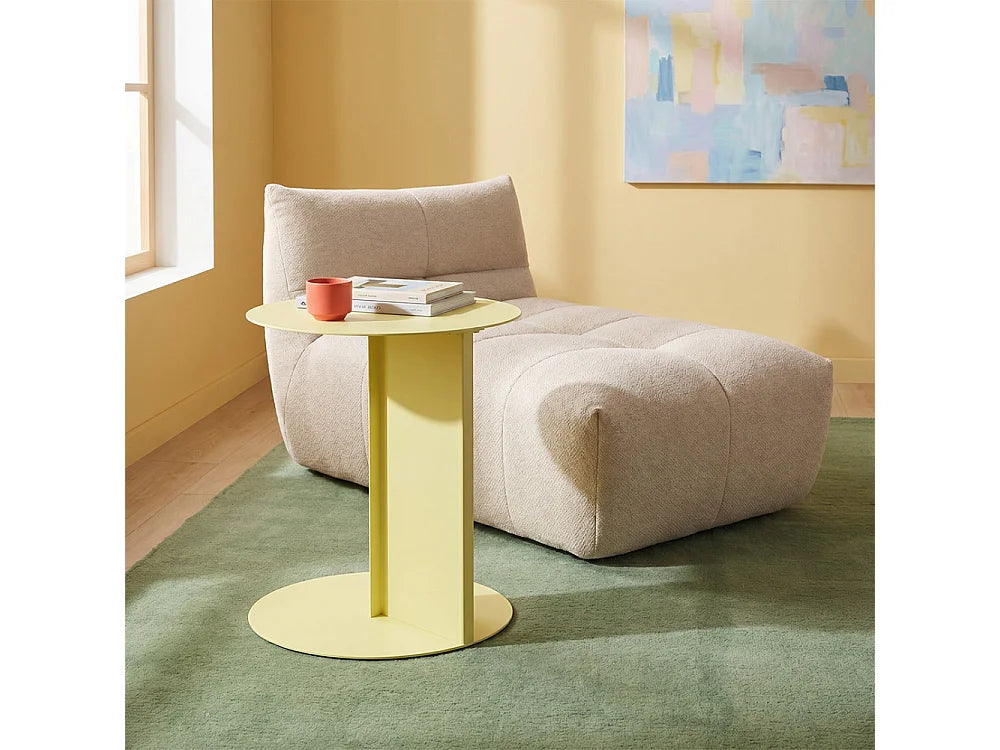 Bout de canapé rond en métal jaune – SOLANA