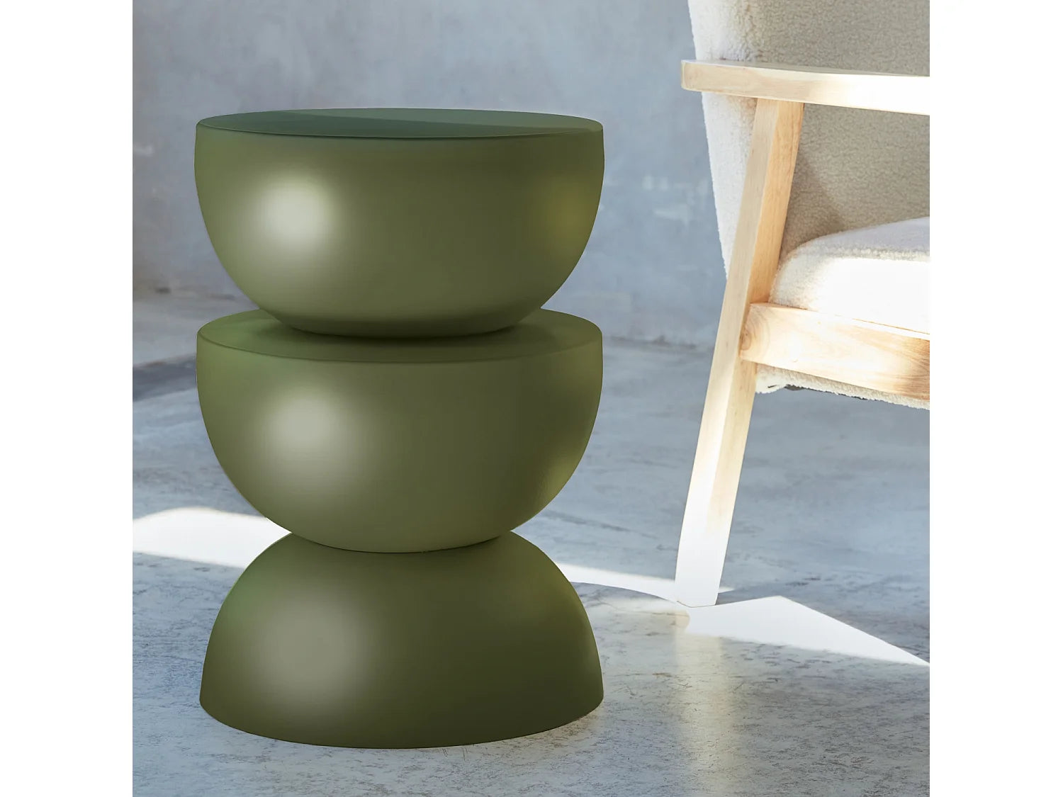 Bout de canapé rond en métal vert kaki – COUMBA