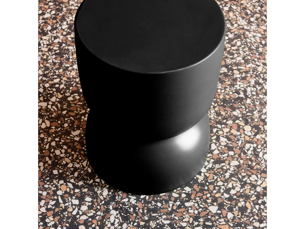 Bout de canapé rond en métal noir minimaliste – ONYX