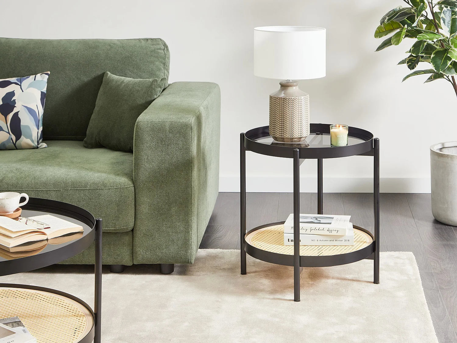 Bout de canapé rond verre et rotin tressé noir – RENO